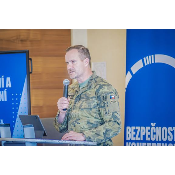 Bezpečnostní konference v Plzni - generál Karel Řehka