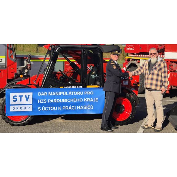 Předání daru od STV GROUP Hasičskému záchrannému sboru Pardubického kraje