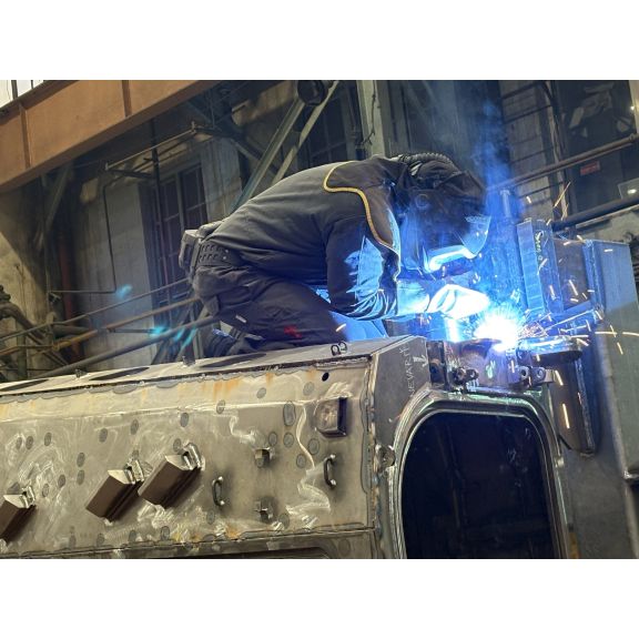 Výroba pancéřovaných korb bojových vozidel BMP-1 v STV Machinery