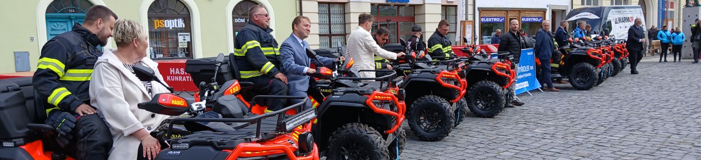 STV GROUP předala 8 terénních čtyřkolek dobrovolným hasičům Mikroregionu Frýdlantsko