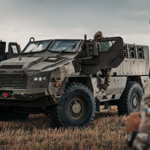 Garáž.cz on the test of the Czech MRAP STV M4 GOLEM: it climbs "stairs" and surprises with its maneuverability