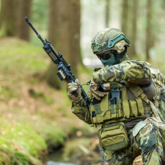 LOW-PROFILE CARRIERS IN THE FIRST PRINT ISSUE OF CZ DEFENSE MAGAZINE